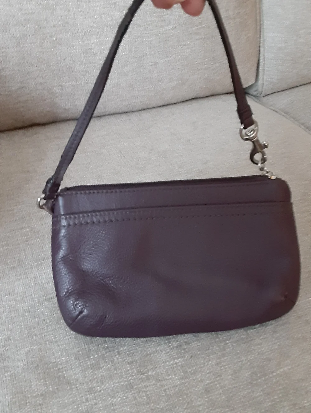 Coach size maroon